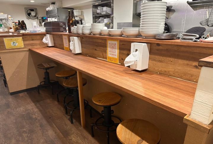 草加駅徒歩4分　1階ラーメン店居抜き物件視認性◎！